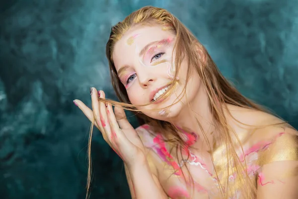 Retrato Una Joven Sexy Con Maquillaje Creativo Cara —  Fotos de Stock