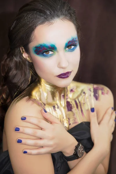 Retrato Una Joven Guapa Con Maquillaje Creativo Cara — Foto de Stock