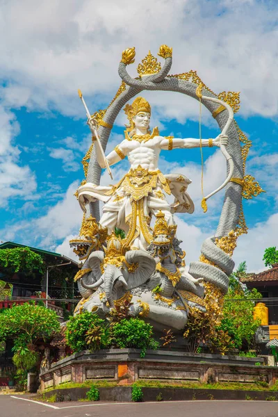 Παραδοσιακό Άγαλμα Της Θεότητας Arjuna Στην Είσοδο Του Ubud Δάσος — Φωτογραφία Αρχείου
