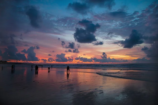 Stor Solnedgang Kuta Strand Bali Indonesien - Stock-foto