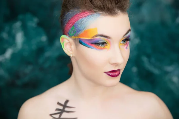 Ritratto Una Giovane Bruna Adorabile Con Trucco Creativo Body Painting — Foto Stock