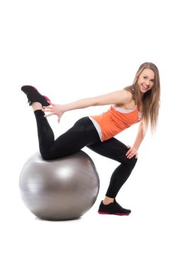 Kadının fit Ball egzersizler yapması