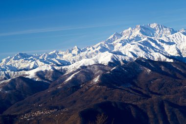 Monte rosa buzul mottarone parlak güneşli bir günde gelen
