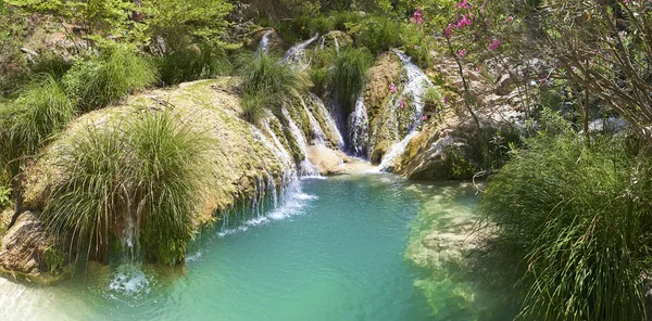 Natural waterfall and lake in Polilimnio area. Greece — Stock Photo, Image