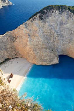 Kırık gemi Shipwrech koyunda. Navagio beach, Zakinthos, Yunanistan