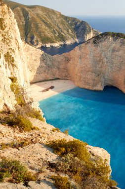 Kırık gemi Shipwrech koyunda. Navagio beach, Zakinthos, Yunanistan