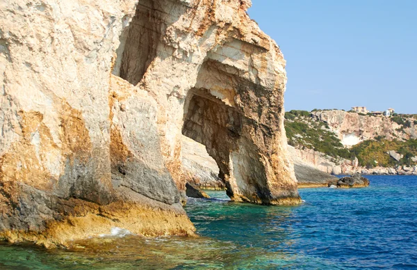 在阳光灿烂的日子 Zakinthos 希腊蓝色洞穴 — 图库照片