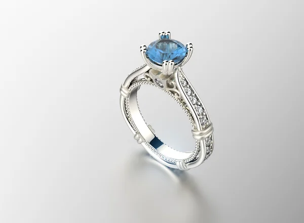 Bague dorée avec aigue-marine — Photo