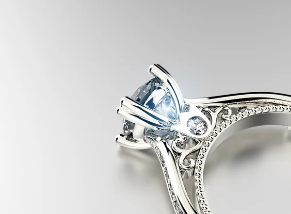 Anello dorato con diamante . — Foto Stock