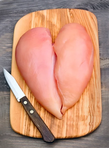 Filetes de frango crus — Fotografia de Stock