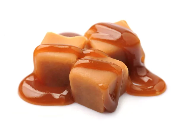 Bonbons Caramel Sauce Caramel Sur Fond Blanc — Photo