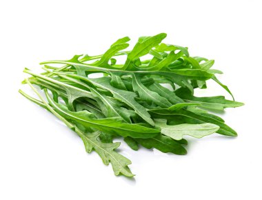Beyaz arka planda Arugula salatası yaprakları.
