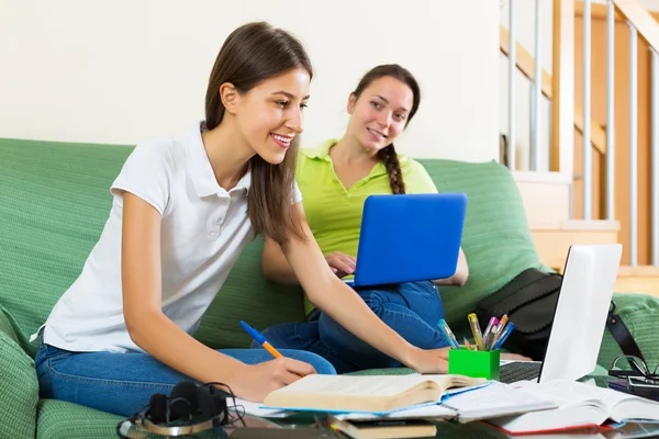 Student girls studying at home — Stock Photo, Image