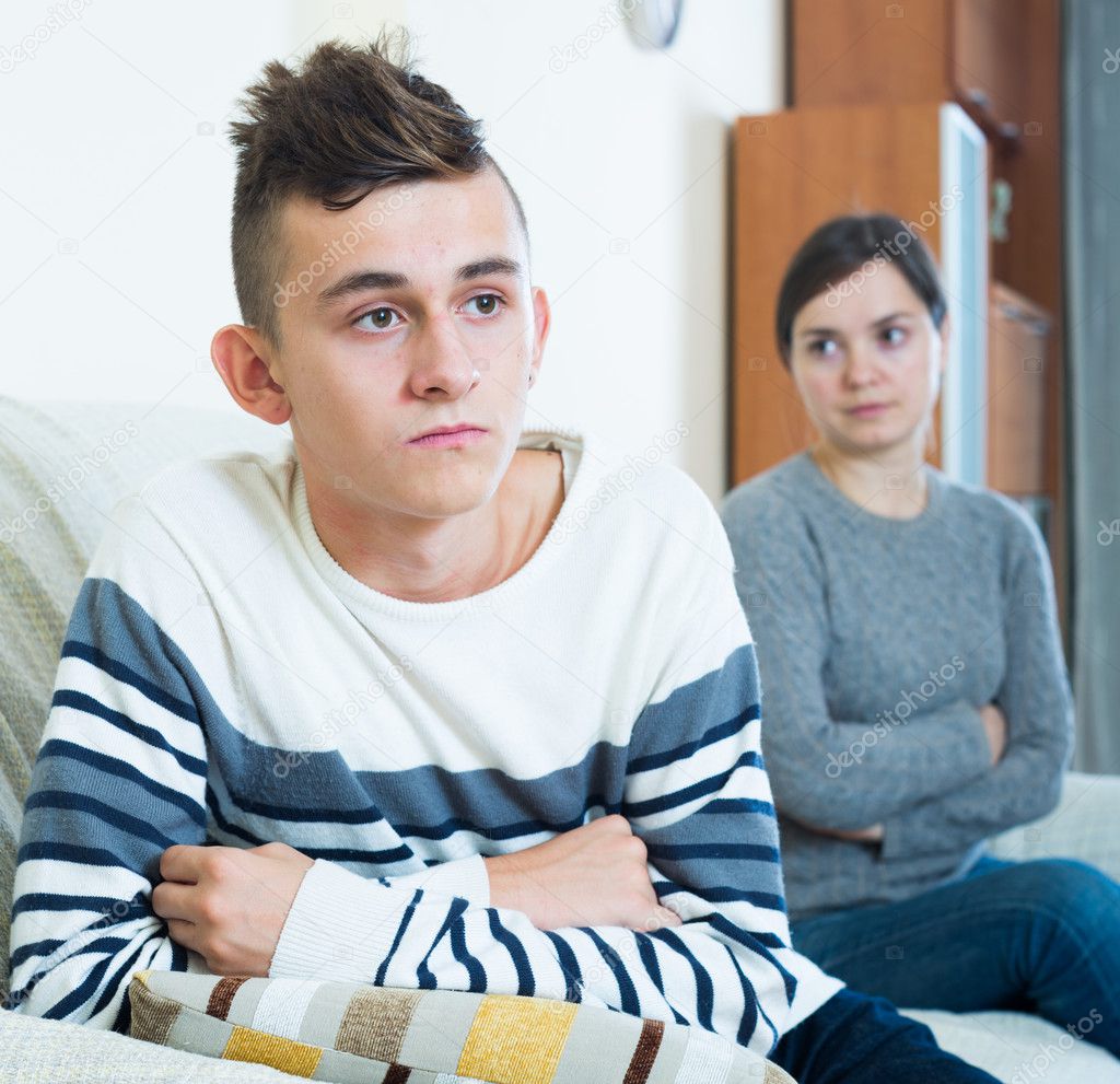 Расстроена мать и сын злой — Стоковое фото © Jim_Filim