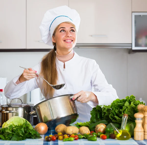 Chef cooking vegetable soup — Stock Photo, Image