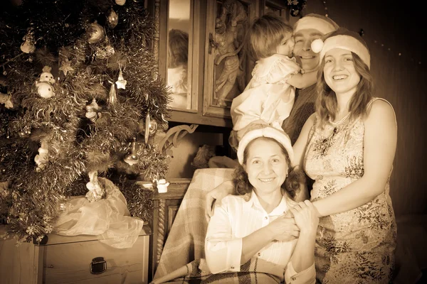 Familia de tres generaciones — Foto de Stock