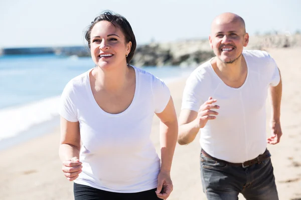 Pár jogging spolu venku — Stock fotografie