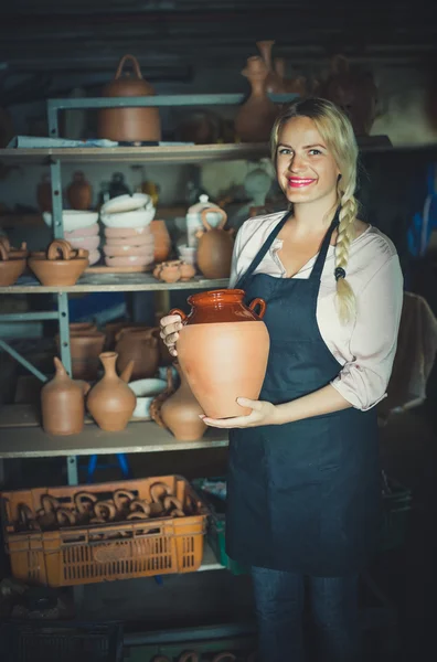 Woman pottery worker — Stock Photo, Image