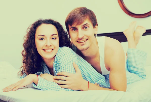 Portrait of happy couple — Stock Photo, Image