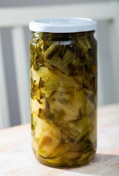 Closed mason jar with pickled chard — Stock Photo, Image