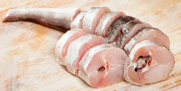 Pescado de merlán en rodajas crudas —  Fotos de Stock