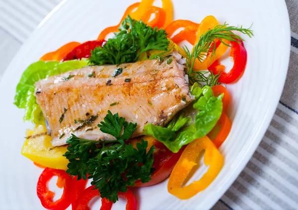 Roasted trout fillet with vegetables — Stock Photo, Image