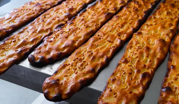 Appetitoso pane caldo di sesamo chiamato coca — Foto Stock