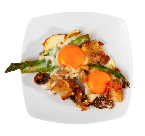 Fried eggs with mushrooms, bacon and asparagus for breakfast — Stock Photo, Image