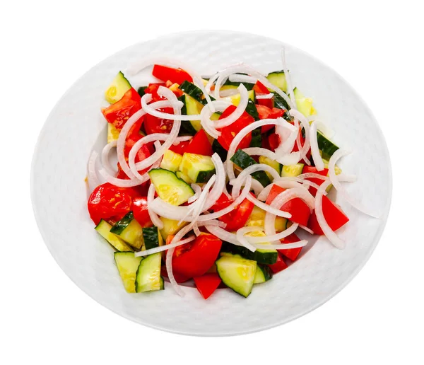 Salada de verão deliciosa de pepinos e tomates em chapa — Fotografia de Stock