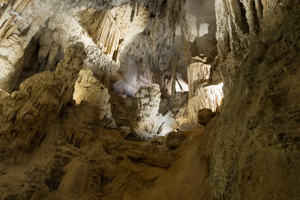 Image of illuminated view of Grotte des Demoiselles in France — Stock Photo, Image