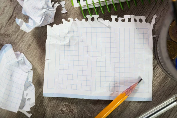 Páginas de caderno com materiais de escrita — Fotografia de Stock