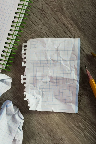 Notepad with writing utensils — Stock Photo, Image