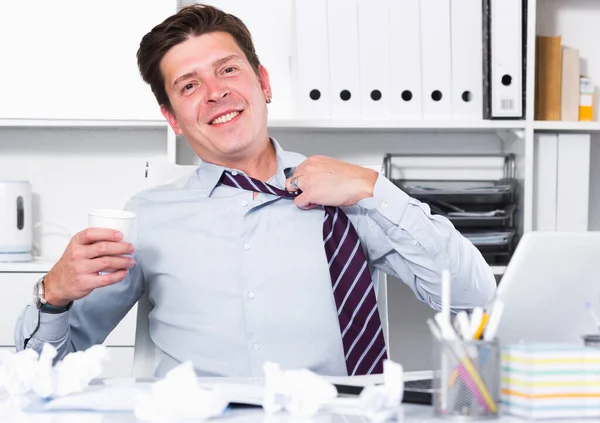 Cheerful bussinesman enjoying — Foto de Stock