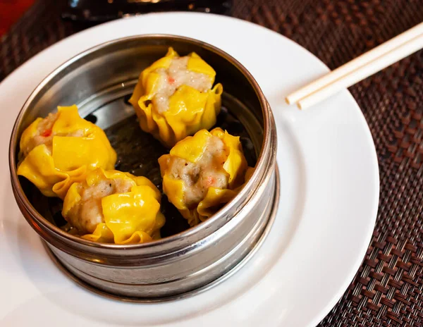 Japanese steamed dumplings Siu mai — Stock Photo, Image