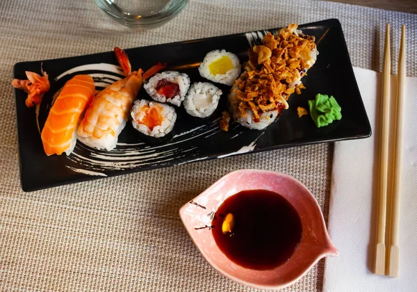 Set de sushi asortat — Fotografie, imagine de stoc