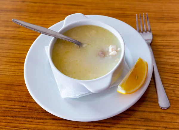 Traditionelle türkische Hühnersuppe — Stockfoto