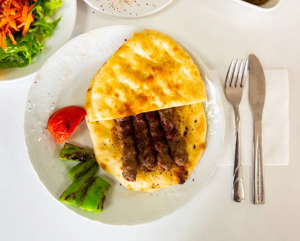 土耳其传统菜式Shish Kefte — 图库照片