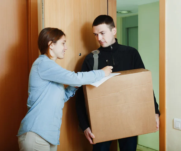 Postman brought package — Stock Photo, Image