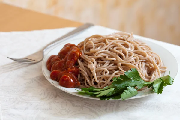 Pasta de espagueti con salsa de tomate — Foto de Stock