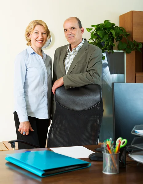 Portrait of two mature colleagues — Stock Photo, Image