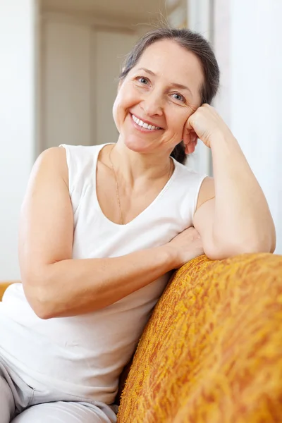 Smiling mature woman — Stock Photo, Image