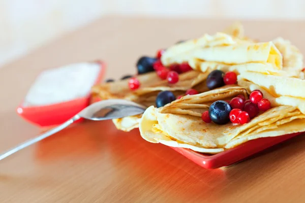 Tasty  pancakes with berries — Stock Photo, Image