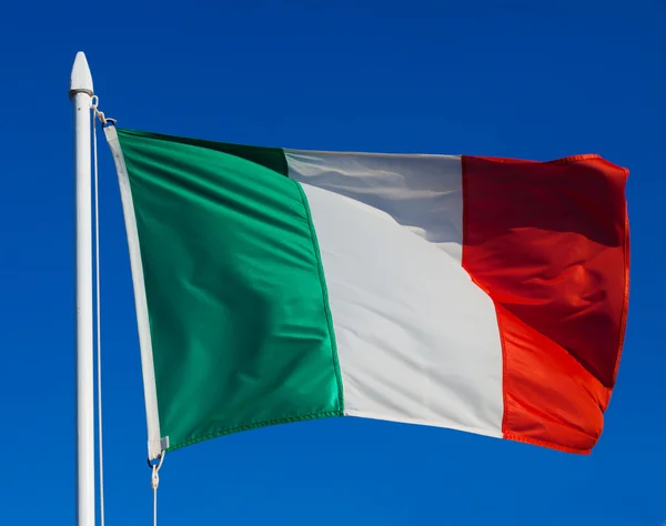 Прапор Італії в польоті — стокове фото