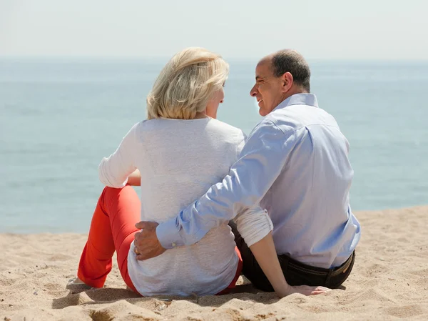 Couple at sea — Stock Photo, Image