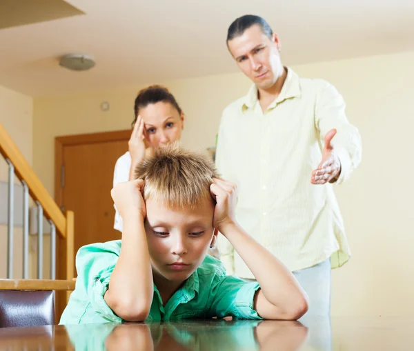 Familia teniendo conflicto — Foto de Stock