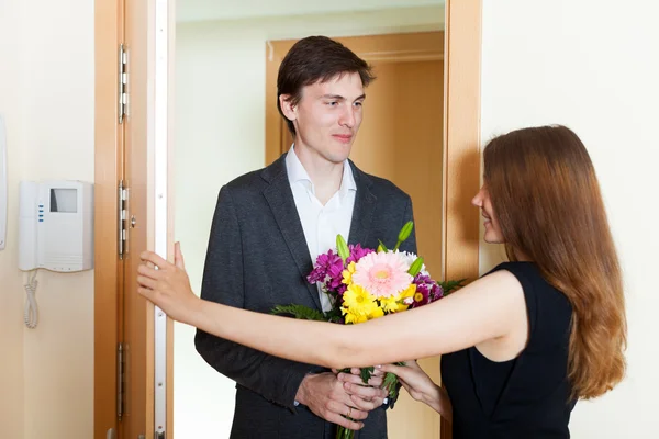 Girl and  man greeting — Stock Photo, Image