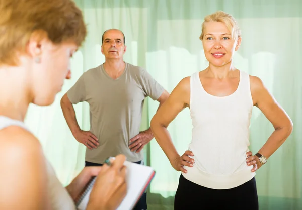 Medical staff with senior people — Stock Photo, Image