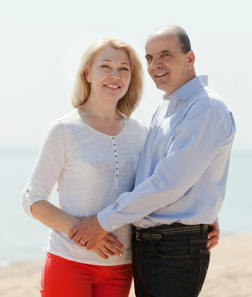 Elderly loving couple embracing — Stock Photo, Image