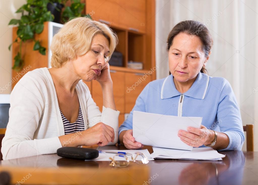 Достиг предпенсионного возраста. Люди предпенсионного возраста. Работающие пенсионеры. Достиг предпенсионного возраста. Предпенсионеры.