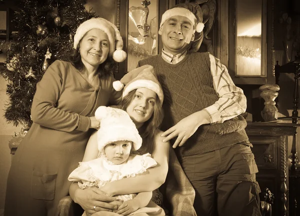 Imitatie van leeftijd foto van gelukkige familie — Stockfoto